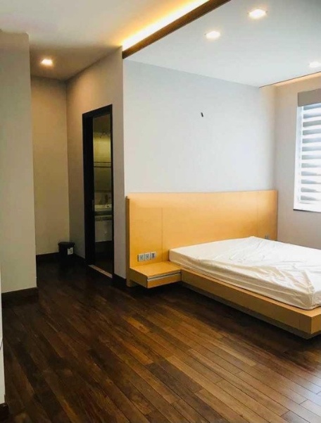 Bán nhà 4 tầng 100 m² tại Đường Nguyễn Thị Thập, Phường Bình Thuận, Quận 7, Hồ Chí Minh